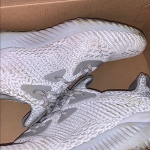 Men’s size eight 1/2 adidas